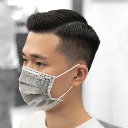 look2:侧分背头发型