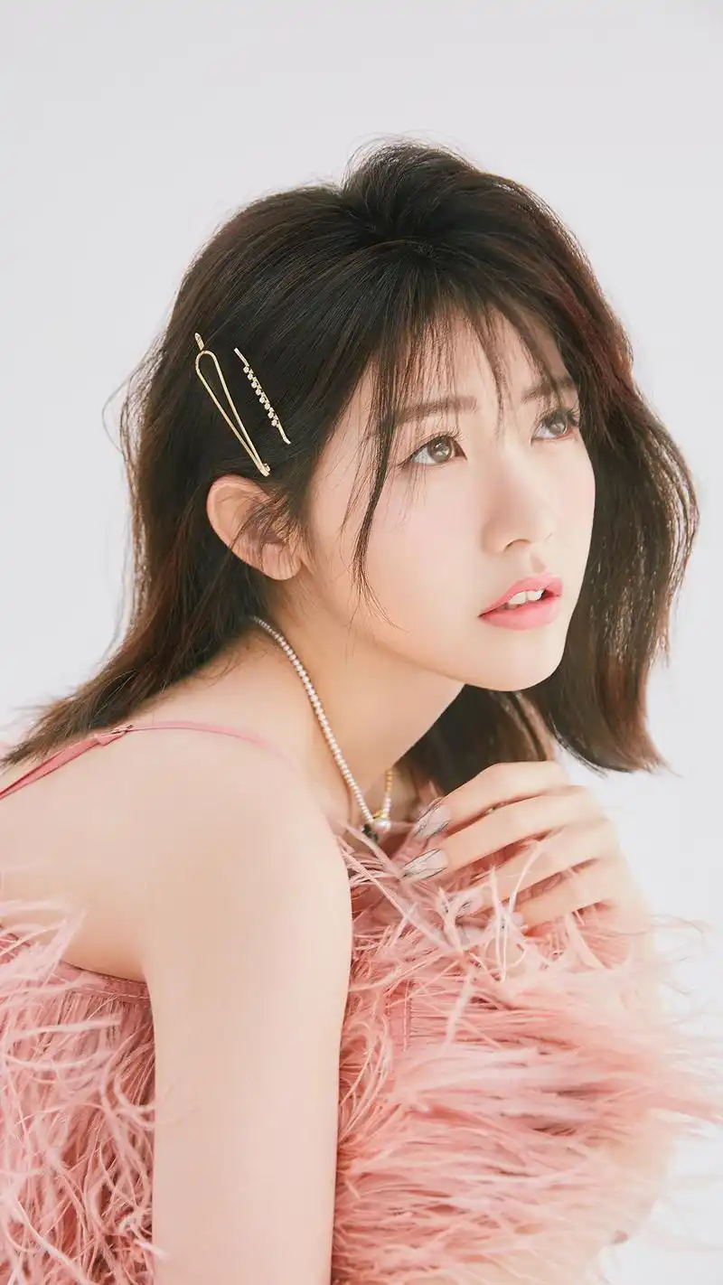 赖美云甜美养眼高清手机壁纸