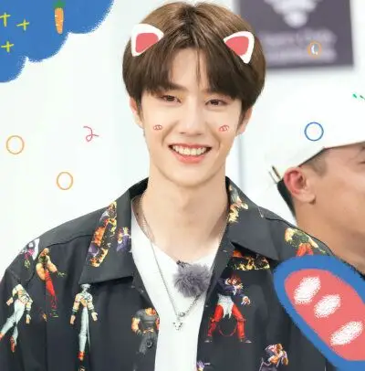 王一博自拍头像