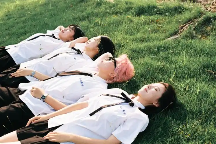 胶片写真四人闺蜜拍照姿势怎么摆