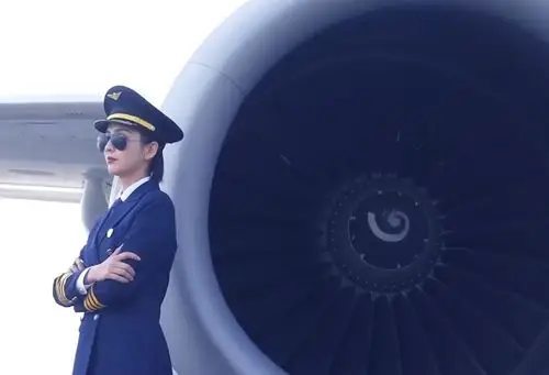 佟丽娅佟大为主演的双佟cp情感剧爱的厘米11月16日晚开播