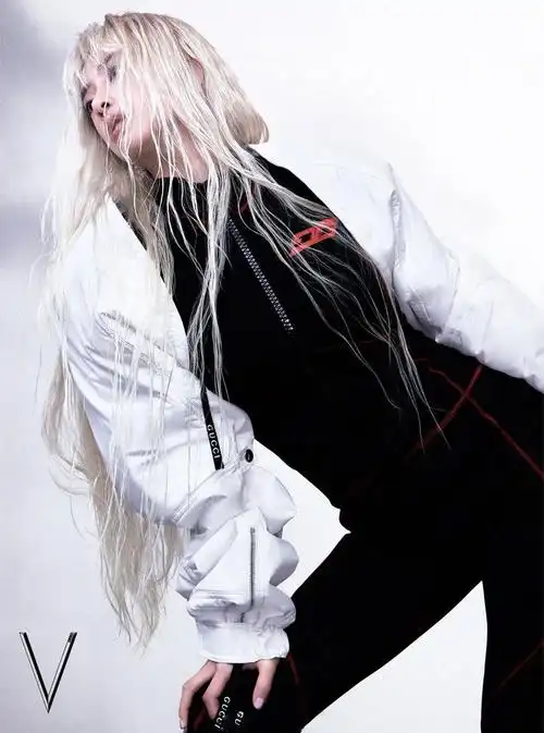 蔡依林登上v中文版十月刊封面演绎孕育新生和迎接蜕变