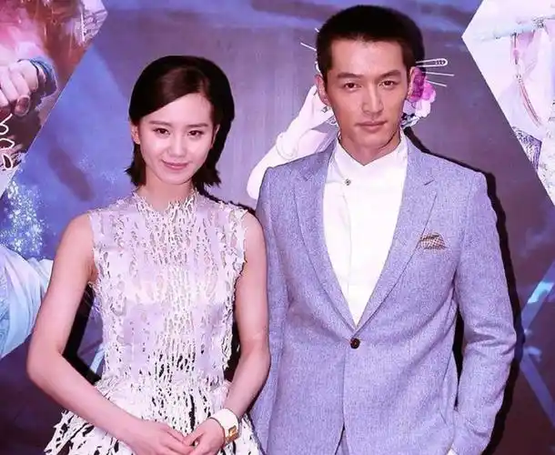 很多明星也相继选择单飞,如今该公司的中只有胡歌,古力娜扎,胡冰卿