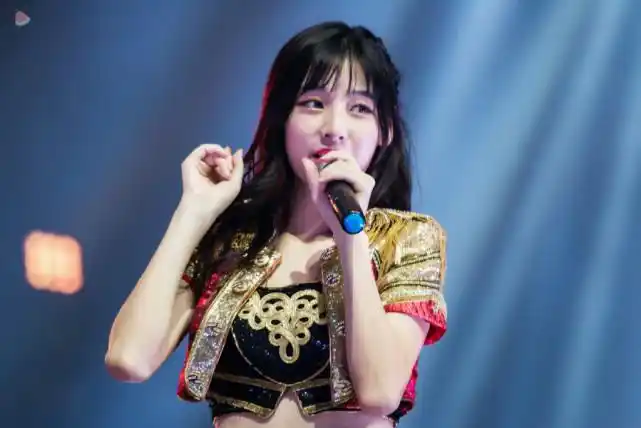 巴啦啦小魔仙的凯美莉snh48舞蹈担当扮鸣人帅气十足