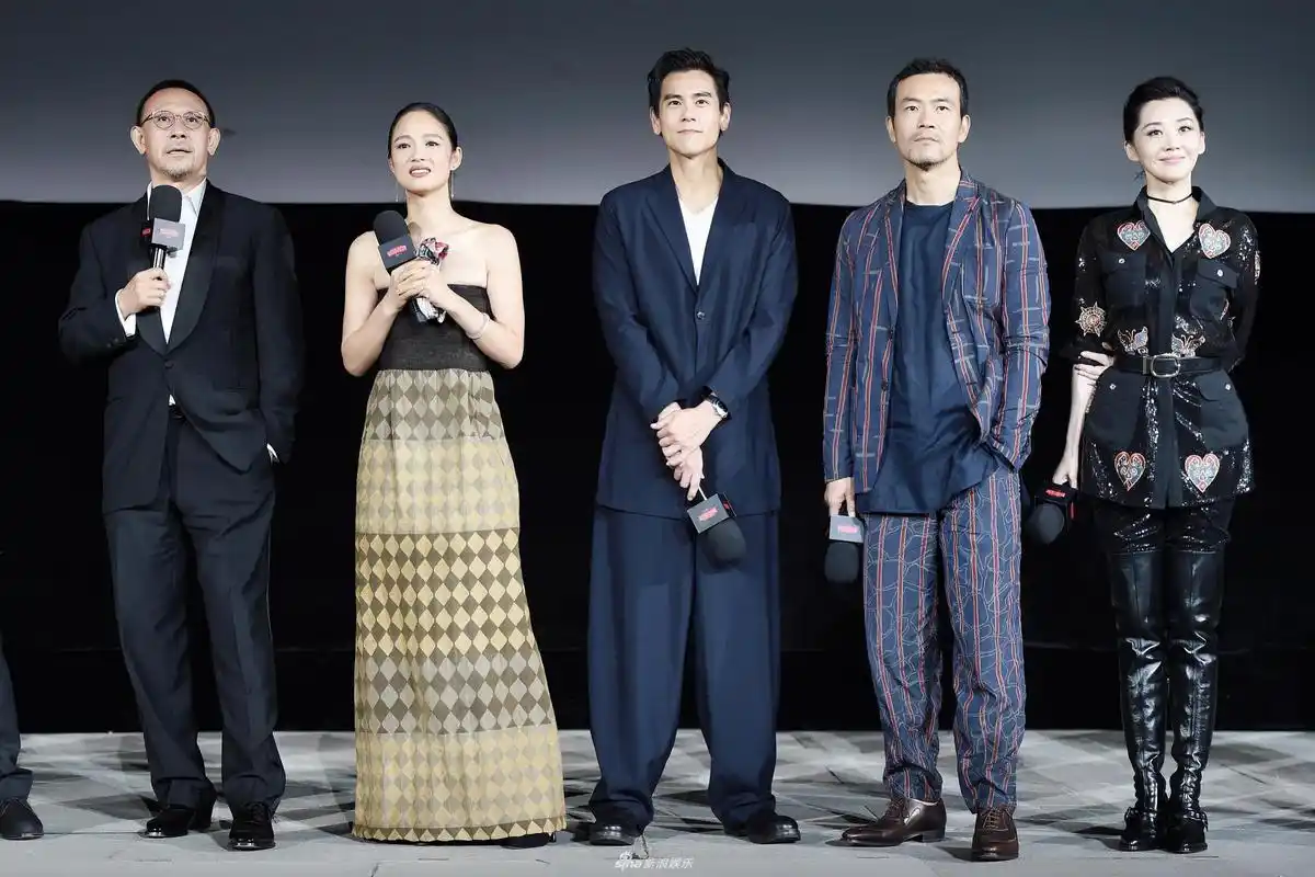 姜文调侃黄渤郭敬明身高我愿意仰视女人