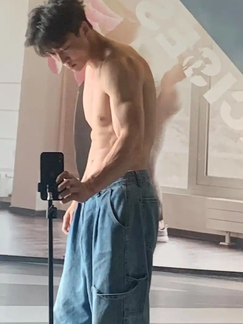 封你杭州彭于晏 作者赞过 2天前·浙江 1 分享 回复 mrs.q .