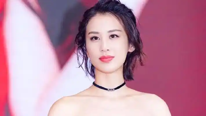 黄圣依有多能忍,才能成为豪门太太