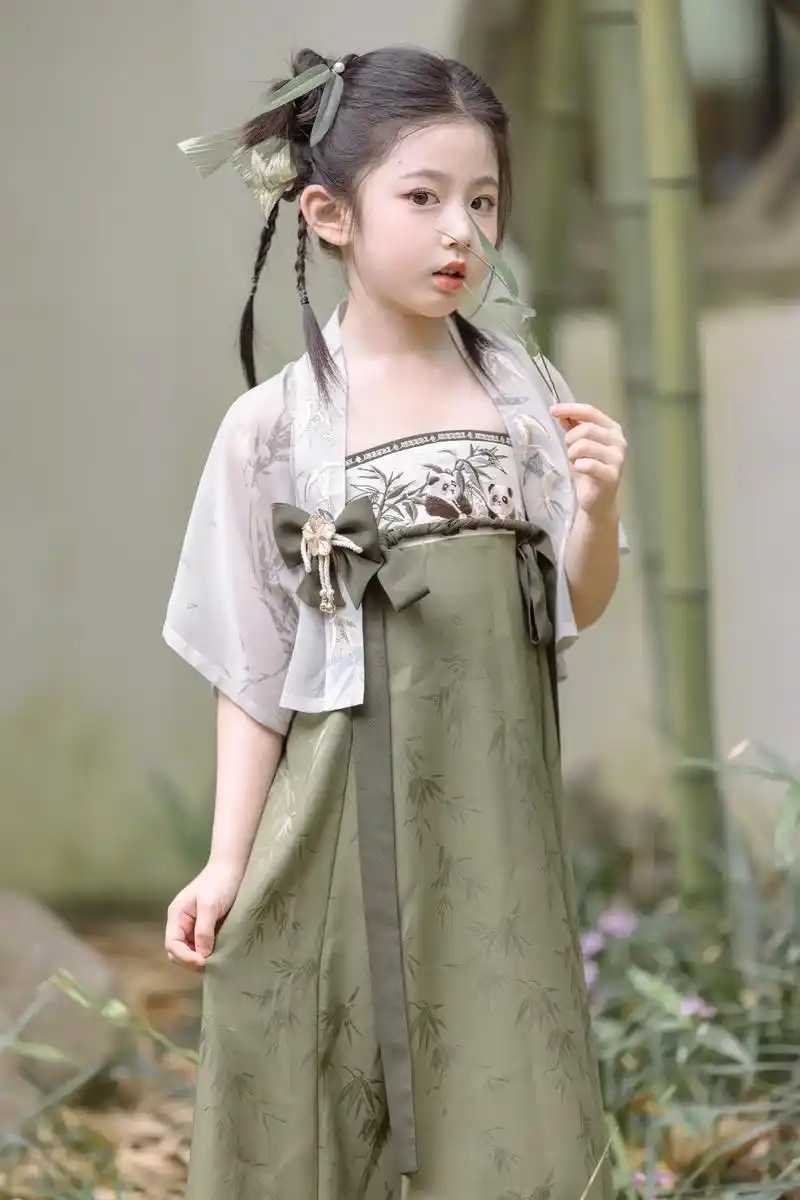 端午安康.清凉的绿色好适合夏天#女童汉服 - 抖音