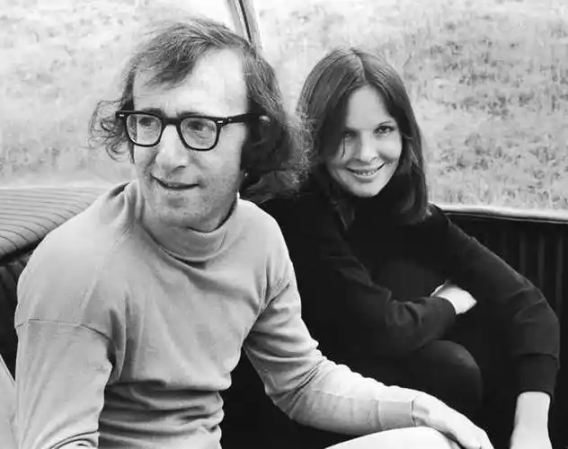 这一次,伍迪·艾伦给了她"从未有过的婚礼"._网易订阅