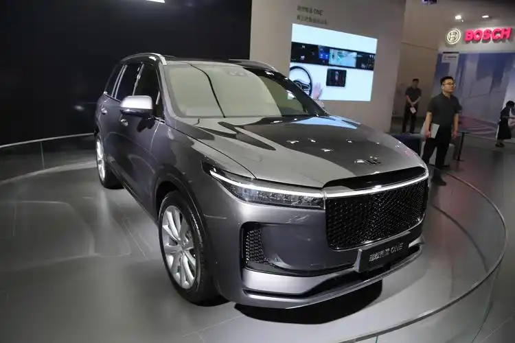 理想智造one 智能电动车,综合续航超700公里,车展实拍!