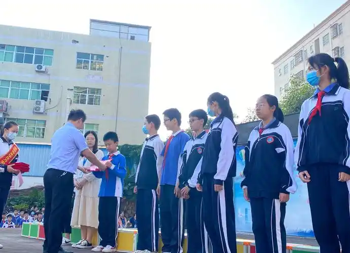 踔厉奋发 笃行致远——深圳市龙华区万安学校2020年春季优秀学生表彰