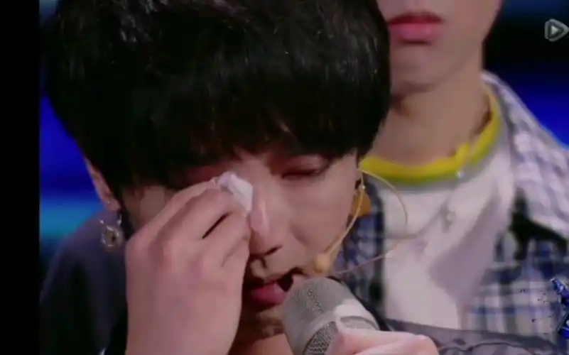 华晨宇花花哭的最惨的一次太残忍了心疼宝贝别哭你就是我们的超级英雄