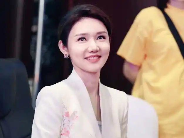 今年的春晚龙洋还作为女主持人中的c位亮相,看她近期的工作不难发现都