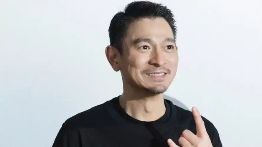 难怪刘德华能红那么多年!被00后粉丝"调戏",天王高情商回应