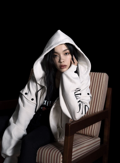 allsaints携手lexie刘柏辛  硬核诠释英伦摇滚风尚