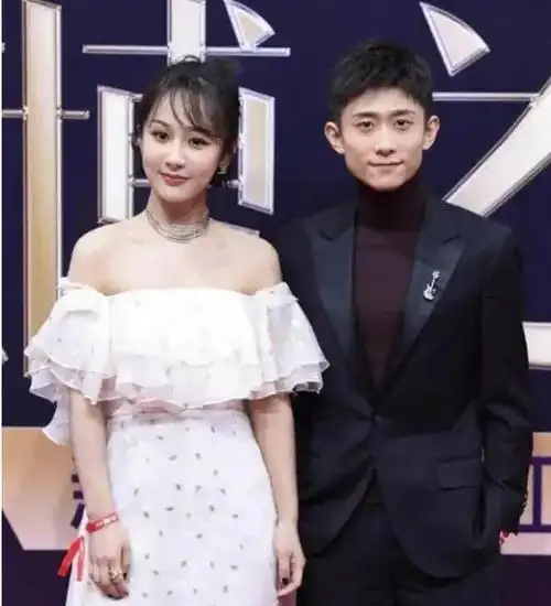 并没有娶夏雪,因为所有人都知道,扮演刘星的张一山和扮演夏雪的杨紫