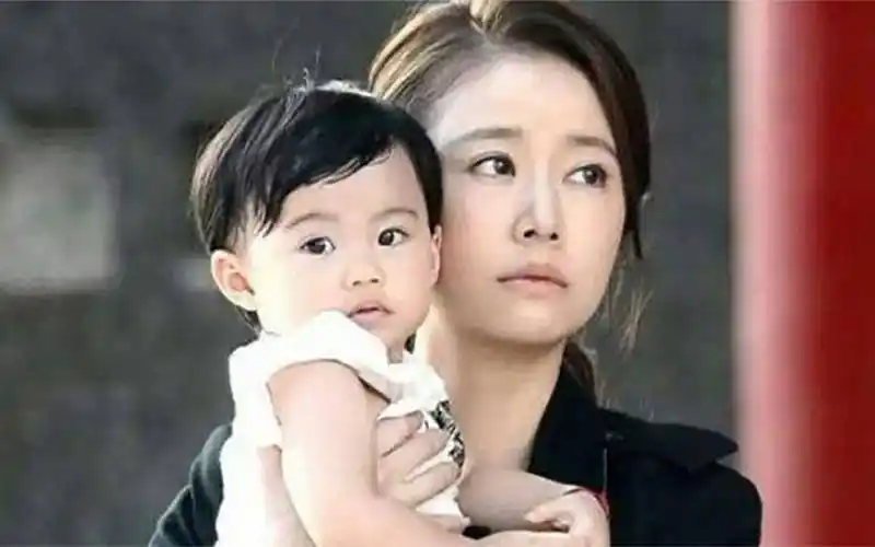 林心如除了小海豚,竟还有一个18岁的女儿?背后真相令人感慨