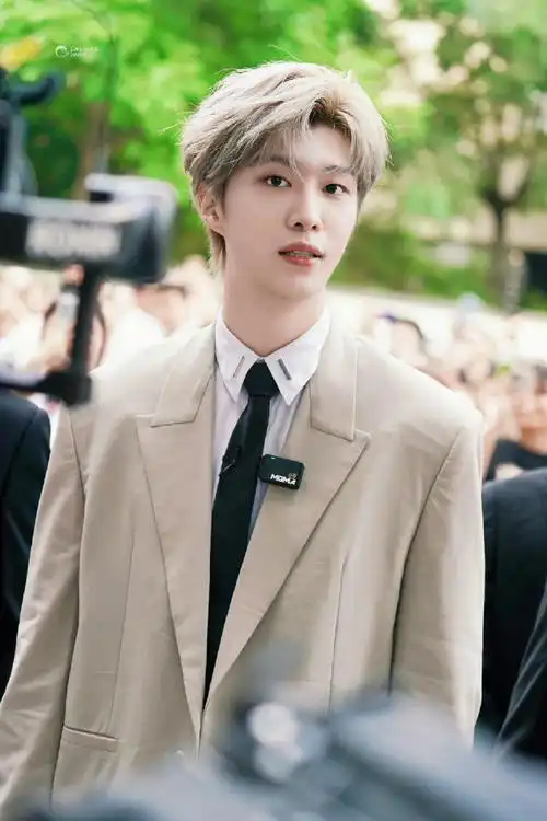 张艺兴,范丞丞,今日活动饭拍图.怎么样?