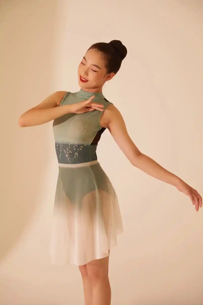 图文伙伴计划 12岁小女孩客片#舞蹈 - 抖音