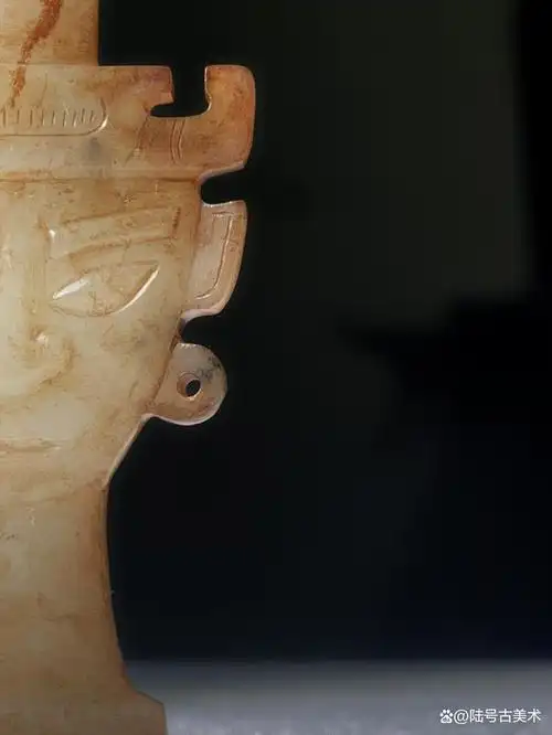 石家河文化玉器玉神人面