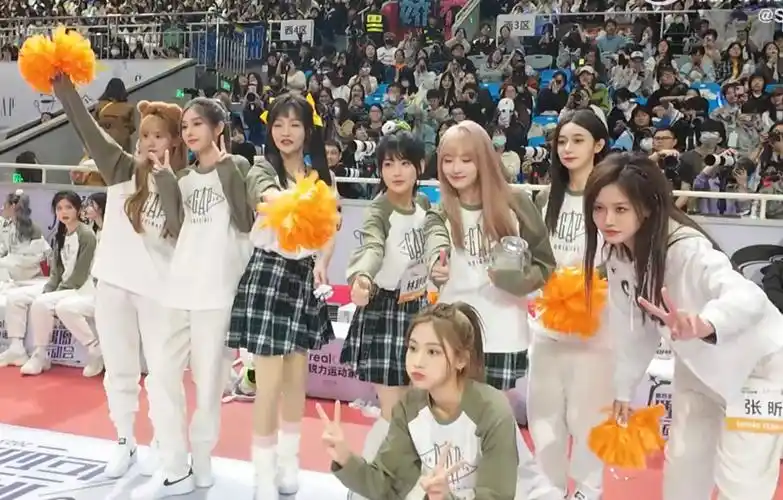 snh48 group第四届偶像运动会袁一琦荣获跳高冠军