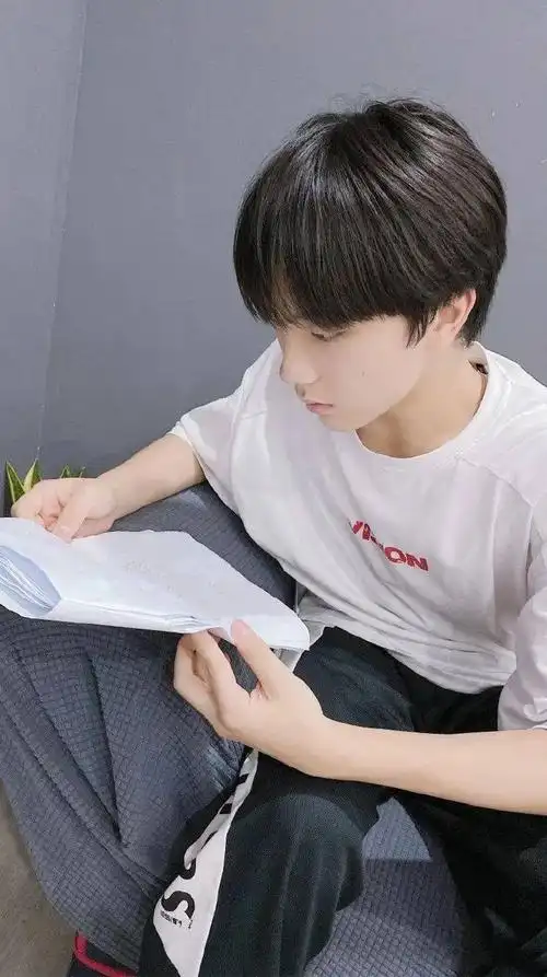 手机壁纸苏新皓