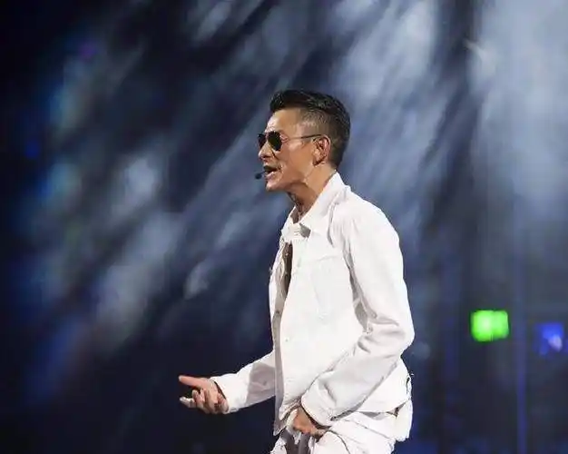 刘德华过往演唱会精彩回顾,期待华神新演唱会王者归来