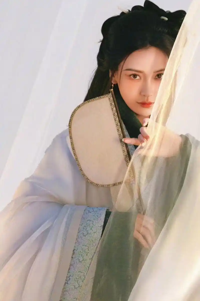 angelababy杨颖最新古风写真大片释出!