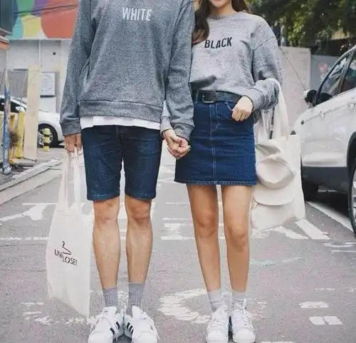 150女生和180男友的情侣装怎么搭