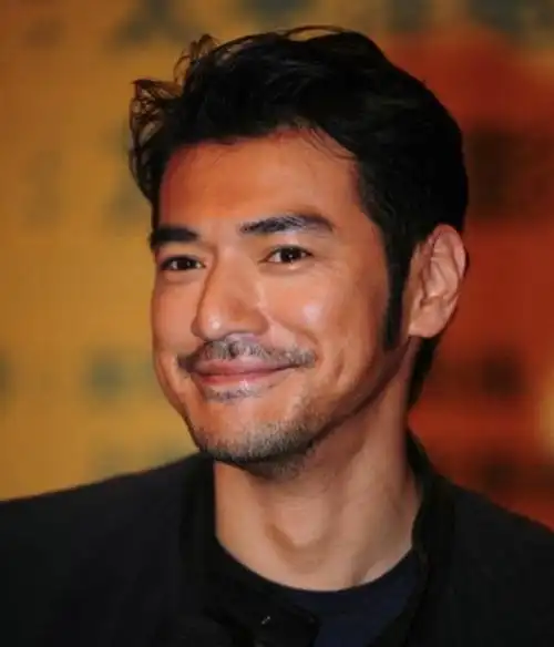 盘点娱乐圈留络腮胡子帅气十足的七大明星更显成熟