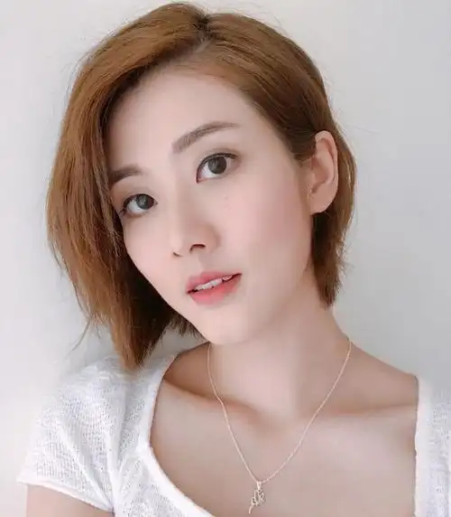 香港tvb女演员邓佩仪,颜值与身材并存