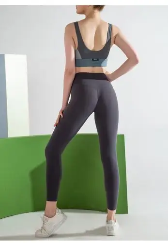 新款无尴尬线裸感高腰无缝瑜伽裤女运动紧身跑步瑜伽服提臀健身裤