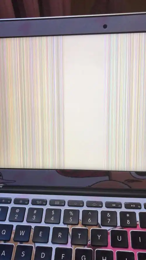 笔记本白屏有竖条,是屏幕坏了吗?