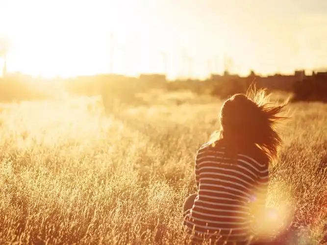 美女,欧美,小清新,阳光,温暖,麦田,安之若素,,微笑向暖美女壁纸图片