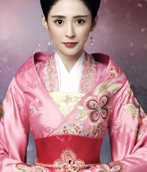 原创十位穿披肩的古装美女赵露思娇俏杨紫高贵而她惊艳全无