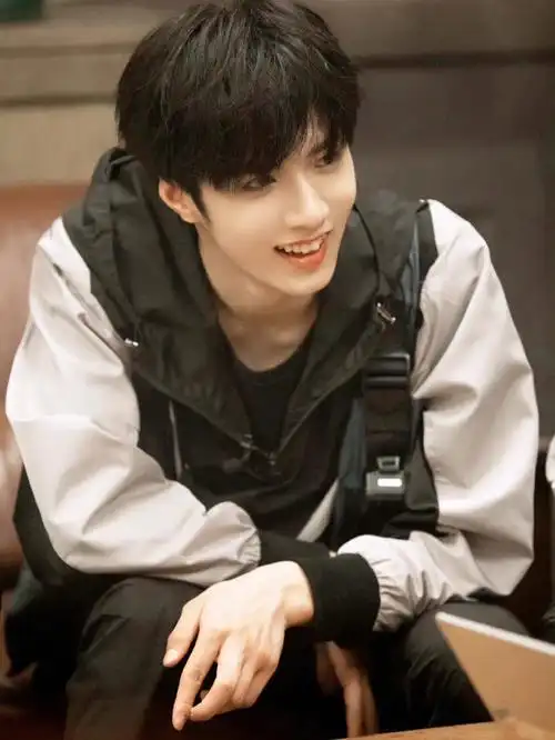 眼神就能把我迷得死死的#刘耀文  #时代少年团刘耀文  #tnt时代少年团