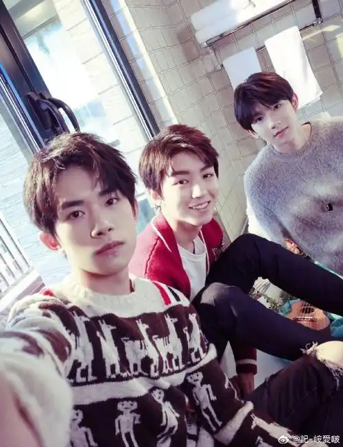 照片 更是我对你的思念和爱 "@tfboys组合@tfboys-王俊凯@tfboys-王源