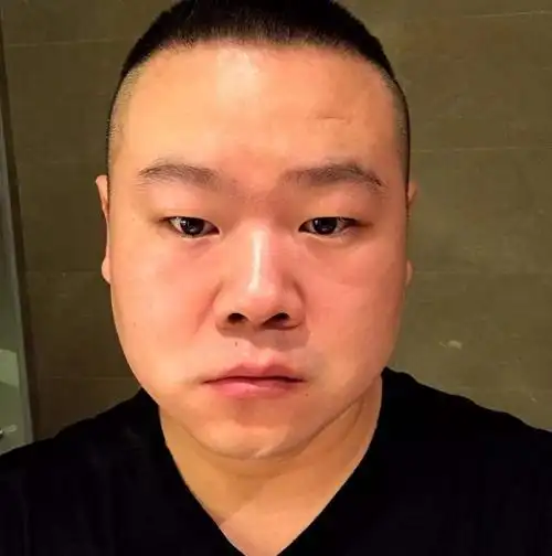 岳云鹏图片头像,岳云鹏头像图片 表情包-图片大观-奇异网