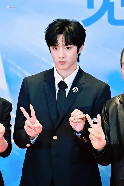 《第二十条》路演style 能在电影节call back    我们刘耀文,很帅很帅