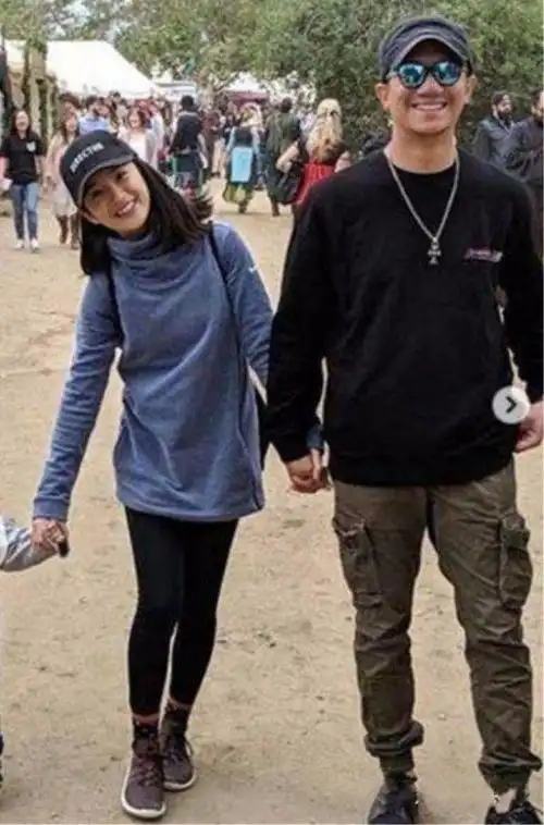 林依晨晒照不修图,脸是黝黑色,穿紧身裤暴露157真实身高!