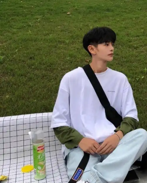 中性风代表刘梦,短发英气利落,竟比刘雨昕还帅气?