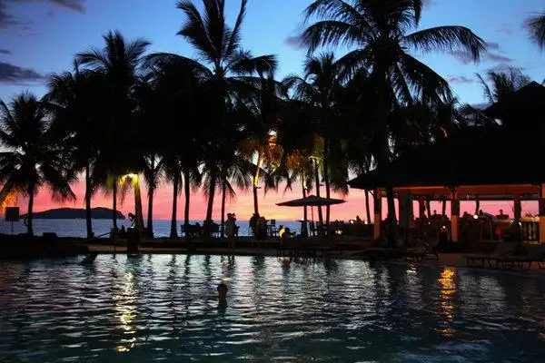 马来西亚沙巴一家三口自由行,光脚走过天堂般的风景