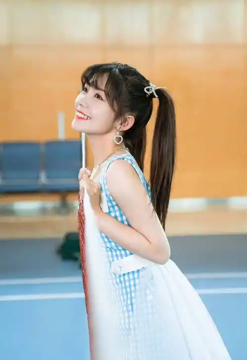 赖美云真是一如既往的娇俏可爱啊!