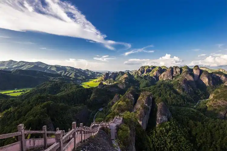世界自然遗产崀山中国最后一处龙头香令人向往的丹霞遗产地
