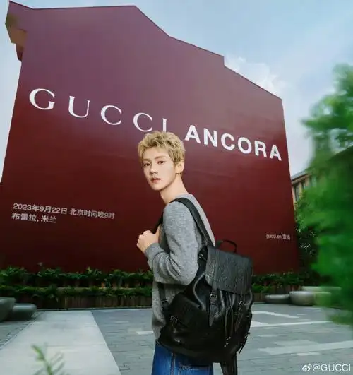 鹿emoji#请问是gucci全球品牌代言人鹿晗的04嘛哈哈哈哈