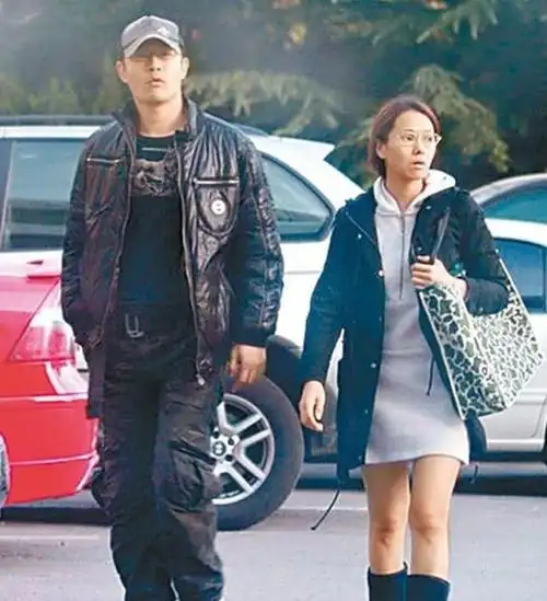 嫁大15岁二婚庾澄庆她不如伊能静貌美却能与婆婆融洽相处