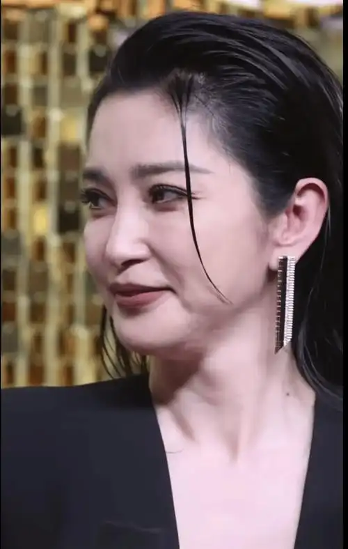 高清镜头下的李冰冰老态毕现!