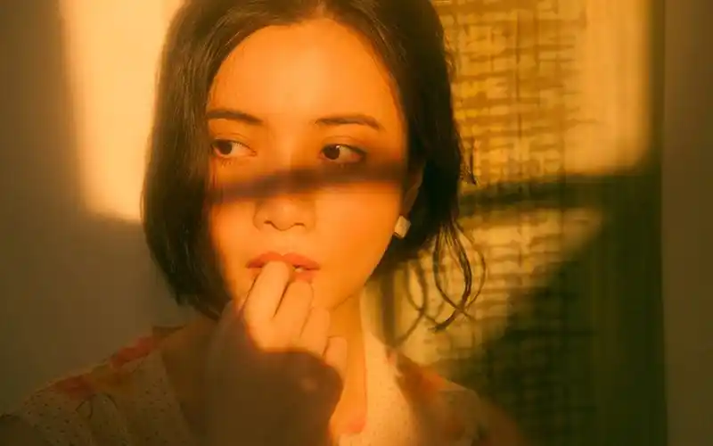 成熟韵味美女梦幻迷离写真电脑壁纸