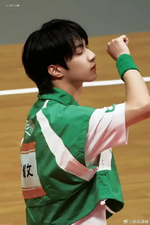 刘耀文提名百花奖最佳新人# 92#青年演员刘耀文#   "愿你快乐又