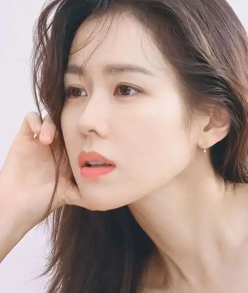 原创2020韩国最美女星排行榜,宋慧乔朴信惠iu未进前三,冠军当之无愧